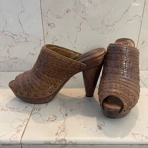 Brown Woven Peep-Toe Platform Heeled Mules